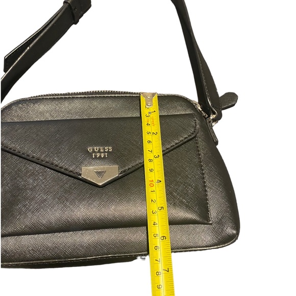 NWOT Guess Purse - Picture 8 of 9